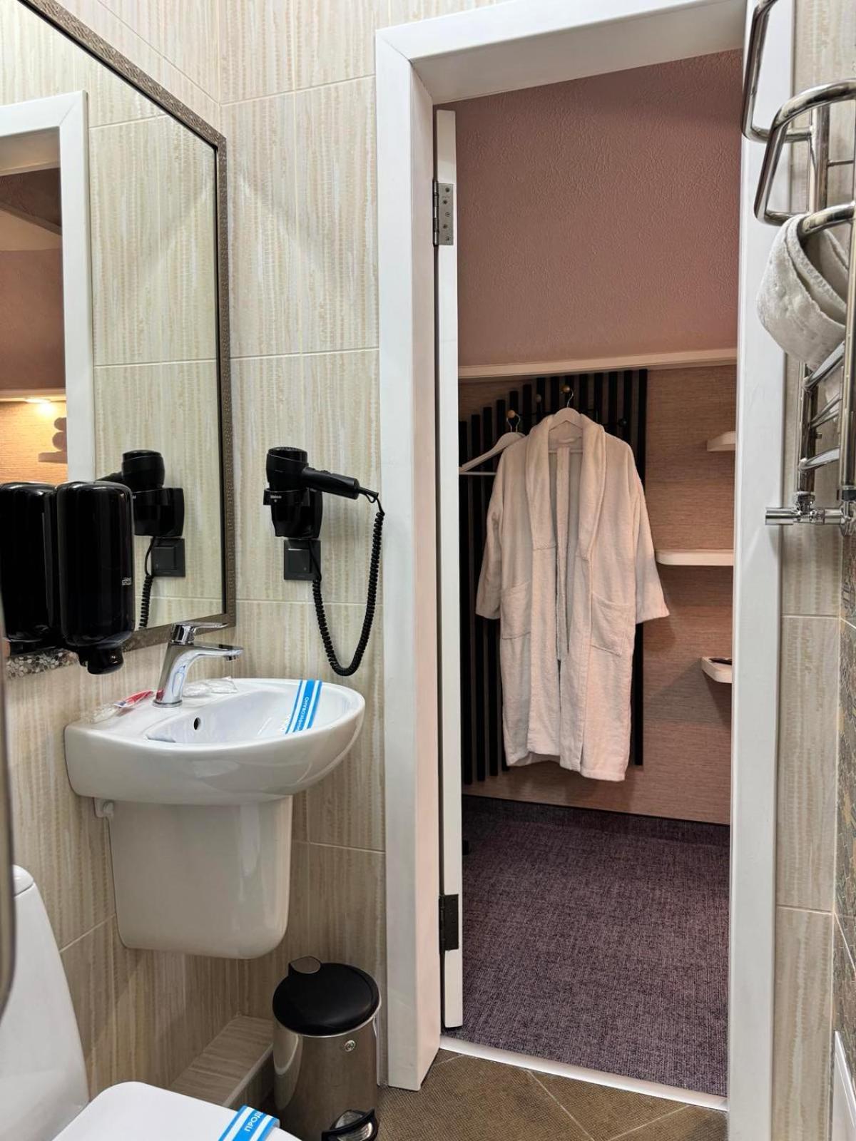 Hotel Veles Zolotonosha Eksteriør bilde